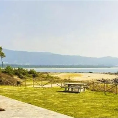 Bright In With Sea View Apartment